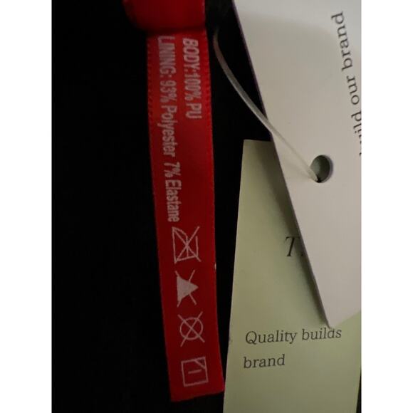 Women’s Plus Black High-Waisted Pull-On Faux Leather Pants NWT Size 4XL - Picture 7 of 7